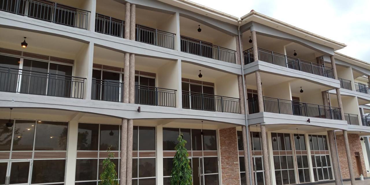 Eka Hoima Hotel Exterior foto